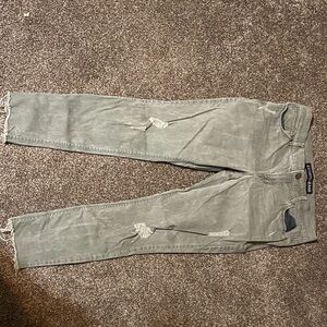 Stylish Women's Cropped Jeans in Distressed Gray